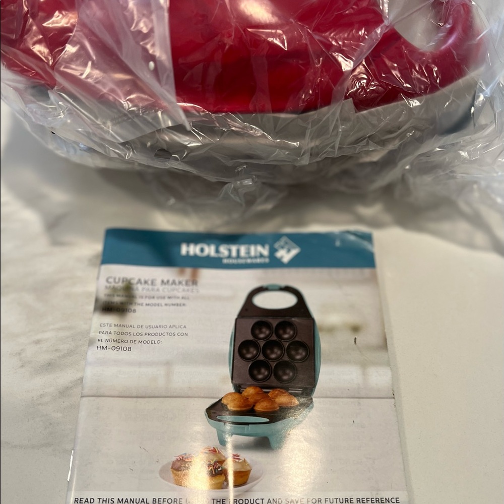 Holstein Housewares Red Mini Cupcake Maker Model HM-09108 - New - Makes 7
